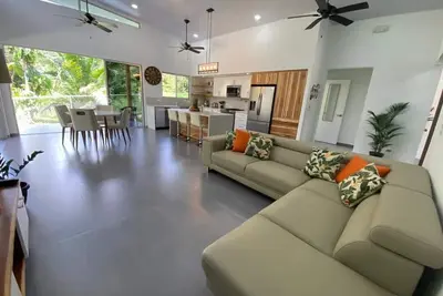 Image de Riverfront Retreat Pool, Sauna & Cold Plunge