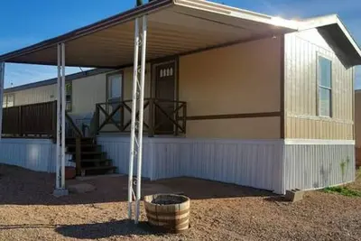 Image de Mh 27 · Stampede's \"Cowgirl Bunk House\" Mh 27