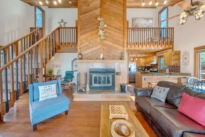 Image de LAKEside Lodge: Lakefront with private dock