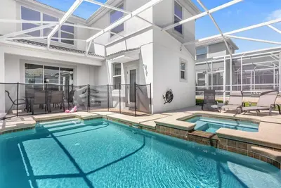 Image de \"Escape to Paradise: Luxurious Vacation Home in Davenport, Florida\"