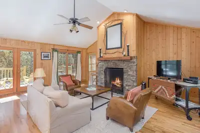 Image de Cashiers “Rhododendron Cottage”