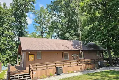 Image de Lake Themed Cabin - Direct Water Access - Free Kayaks\n
