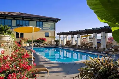 Image de Minutes Away from Winchester Mystery House! Modern Units w/ Valet Parking!