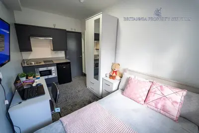 Image de Lovely homely studio available