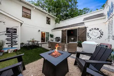 Image de Wine Trail Retreat w/ Fire Pit, Grill, Plunge, Walk to Downtown!