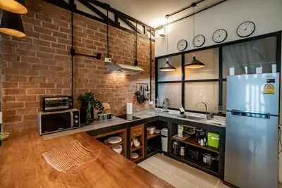 Image de Appartement industriel de luxe à 5 minutes de Nimman