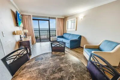 Image de Caravelle Resort : Pools Direct Oceanfront Views!
