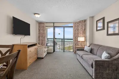 Image de New Oceanview Landmark, King Bed, Handicap, Pools!