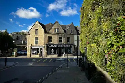 Image de Period apartment, great views, in heart of historic town.