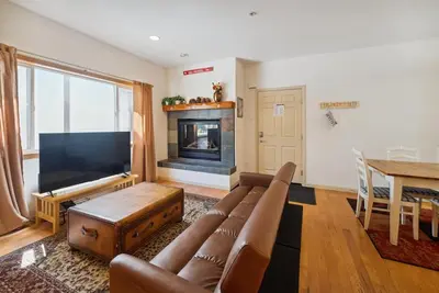 Image de Two Bedroom Condo in Olympic Valley. Great Locationt!