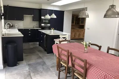 Image de Central Modern open plan house 3 ensuite bedrooms, dog friendly.