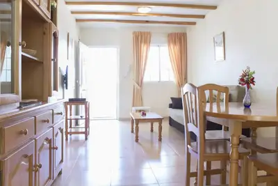 Image de Lovely apartment, ground floor with patio & garden, free wifi
