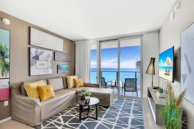 Image de Oceanfront Balcony:  Endless Views+ Amazing Pools