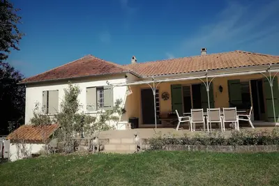 Image de Detached villa, 2 separate floors, private pool and pet friendly!
