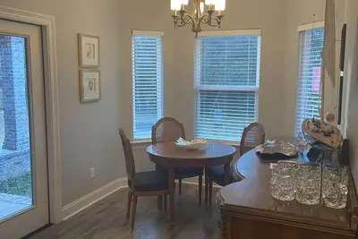 Image de Fabulous private entrance guest suite in premier golf club community