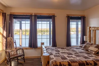 Image de Bunkhouse Trailside Water View 22b