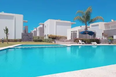 Image de Cozy and luxurious apt with swimming pool and gardens
