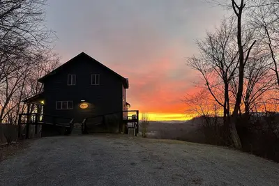 Image de Hill Top:  Amazing views on a private 100 acres within city limits: Exclusive!