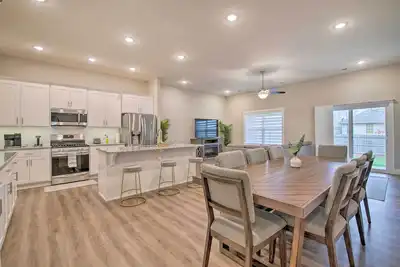 Image de Charming Ozark Abode w\/ Yard & Pool Access