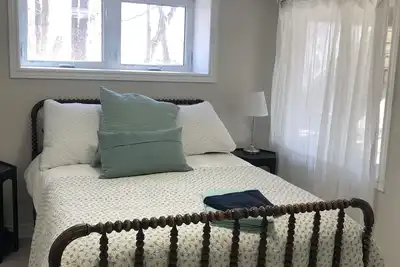 Image de Revel at this lovely private beach house on the lake :--)
