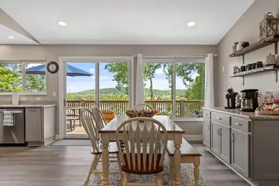 Image de Relax with a view of the lake