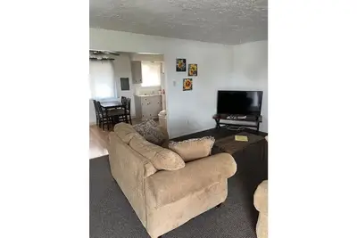 Image de Comfy, Home-Away-From Home, 2 bedroom apartment.