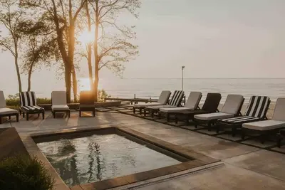 Image de Lake Mi Luxe Home w/Sauna/Hot tub/Game room/Views