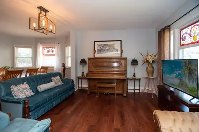 Image de Spacious 3br House-Clifton Hill, super close to the Falls.