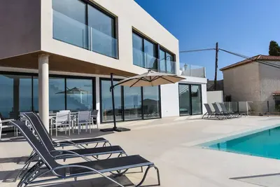 Image de Villa avec vue sur la mer, piscine chauffée, jacuzzi
