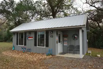 Image de Texas Bluebonnet Tiny House #255 at Copperas Creek