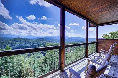 Image de Modern Retreat w/ Stunning Views & Hot Tub