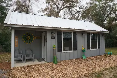Image de John Deere Tiny House #275 at Copperas Creek