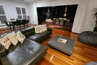 Image de Casual, beach themed living at Palm Cove