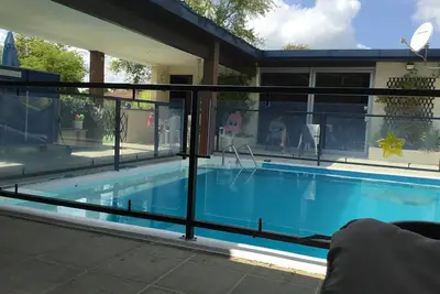 Image de Maison à la campagne avec grand terrain et piscine, à 12km de la plage et du lac