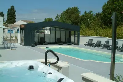 Image de 200m de l'océan, villa Boyard dans résidence avec piscine. . . : Les Thalassiles