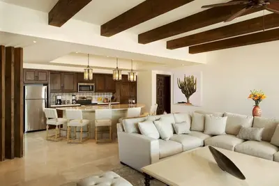 Image de 2700sqft oceanfront penthouse 2bdr/3bath sleeps 8 people