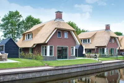 Image de The Nije Dei is a 8 person wellness water villa