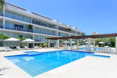 Image de Steps from the Beach | Resort Pool | Gym | 5th Ave