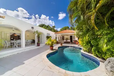 Image de Chateau De Mar, 5 Bedroom Villa 10 Steps From The Beach