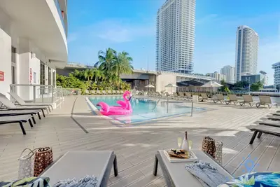 Image de Studio w/Balcony and Infinite View