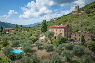 Image de Appartement Bifora avec vue, piscine, climatisation et wifi à Lucca