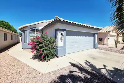 Image de Nice! Single-Story Home near Desert Breeze Park