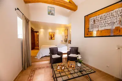 Image de Chambre \"La Romane\" 2pers avec Balnéo, petits- déjeuners et accès piscine et Spa