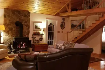 Image de Lakeview Cabin in the Mountains
