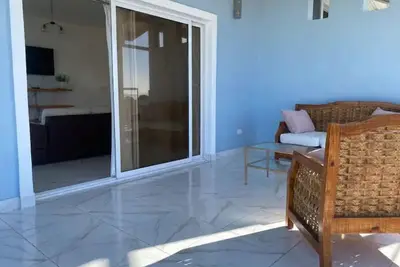Image de Beautiful Condo w/ Large Balcony