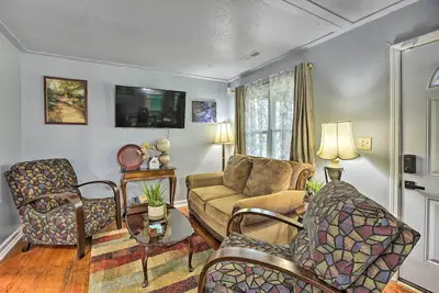 Image de 3 Mi to Downtown: Family-Friendly Birmingham Home