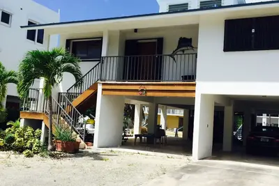 Image de Great home in a wonderful small neighborhood