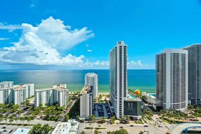 Image de Oceanview 2br + luxury amenities @Hyde Beach House