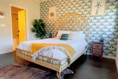 Image de Luxury Tri Level Townhome w/ 2 Master Suites