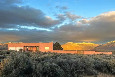 Image de Southwest Home w/ 360-Degree Mtn View, Ski Nearby!